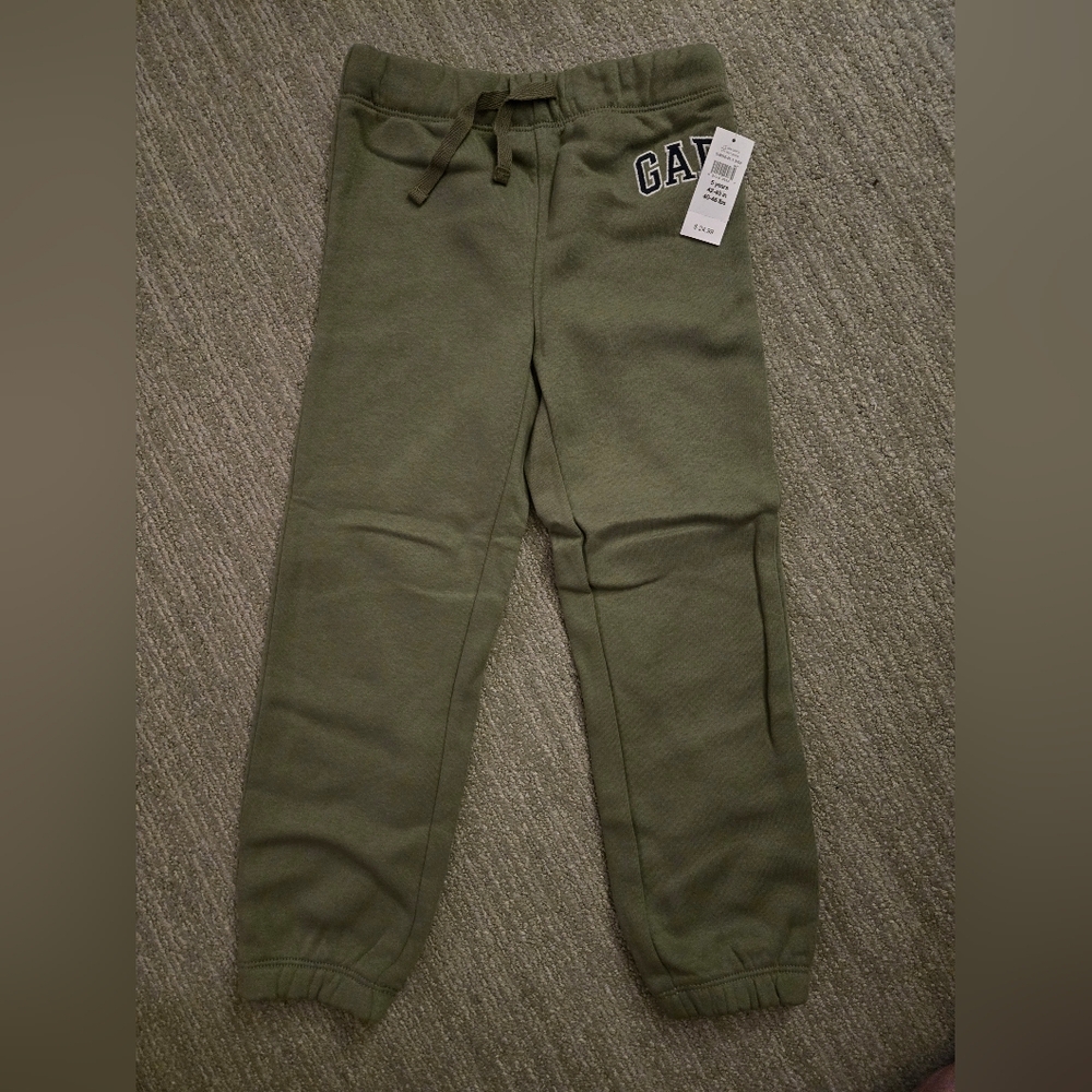 NEW! GAP Kids Olive Green Jogger Sweatpants (Sz 5Yrs)